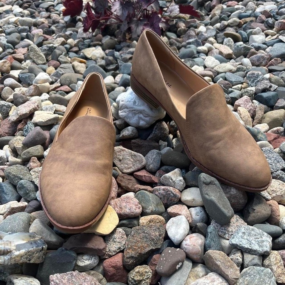 Indigo road Tan suede loafers with a pointed toe Women's Size 8